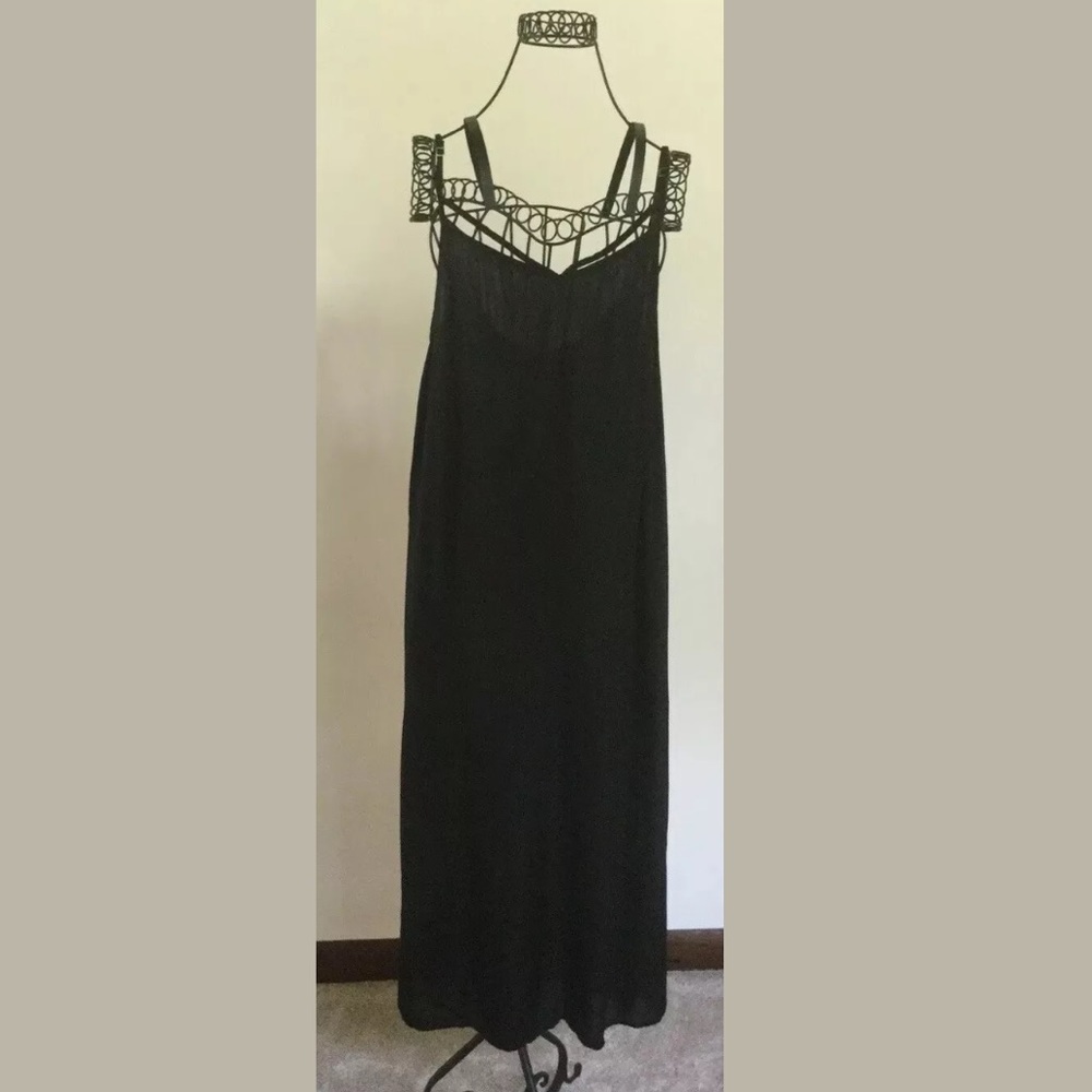 Velvet little black dress NWOT M